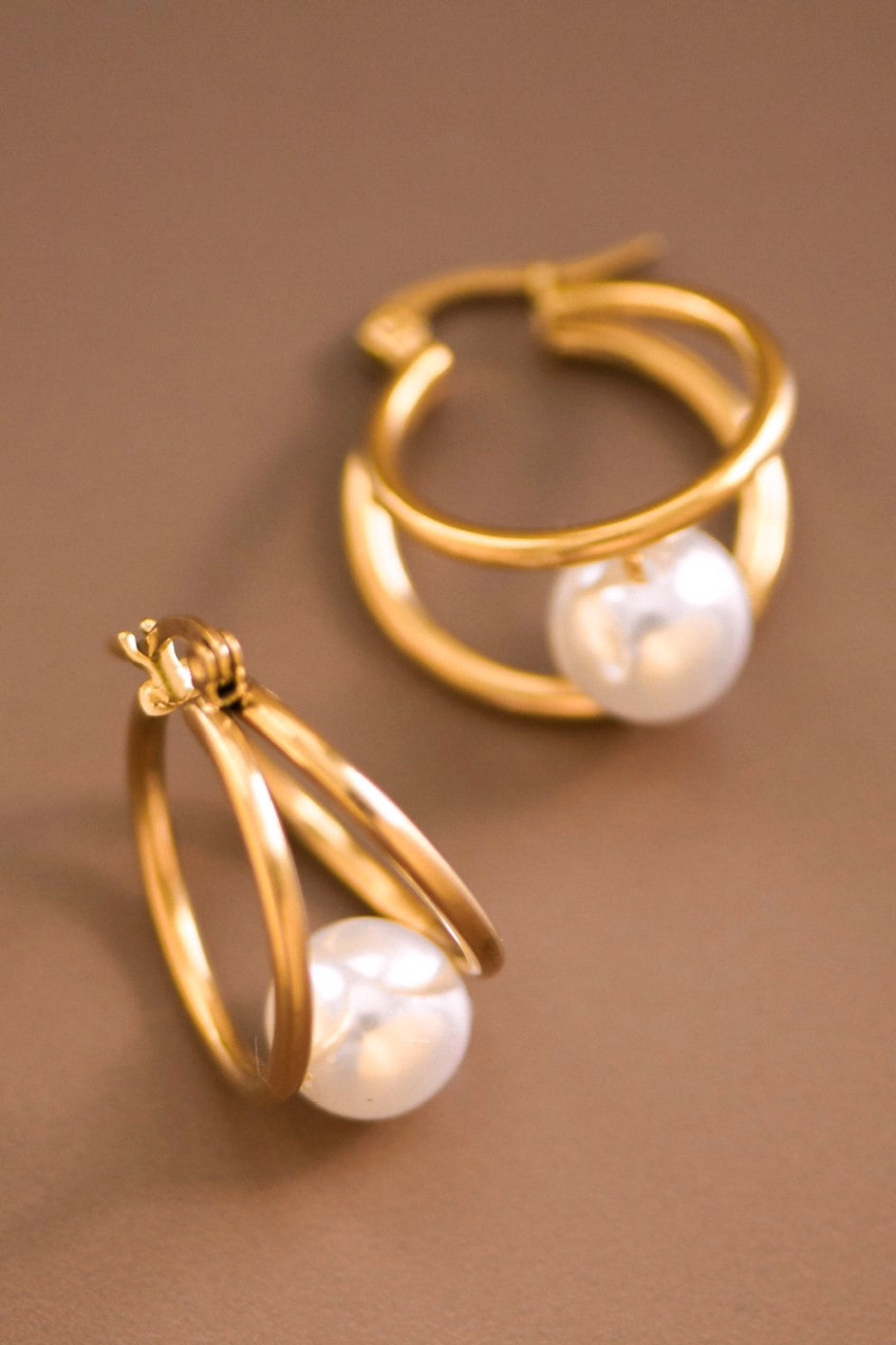"Claire" Hoop Earrings with Pearl